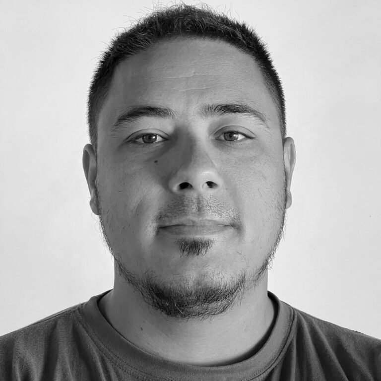 Carlos Álvarez